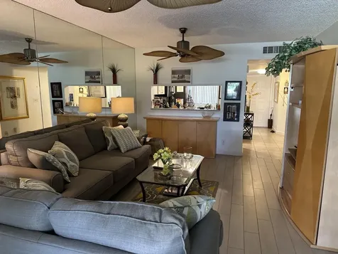 3138 Via Poinciana Lake Worth FL 33467