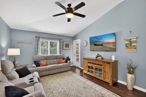 1095 Via Jardin Riviera Beach FL 33418