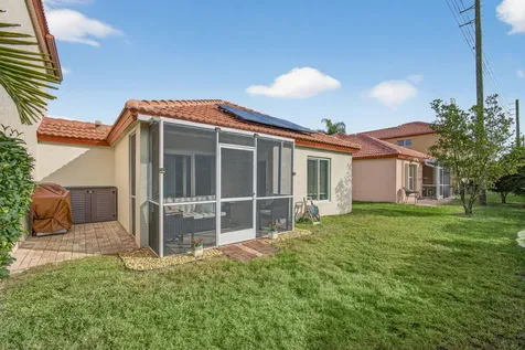 1095 Via Jardin Riviera Beach FL 33418