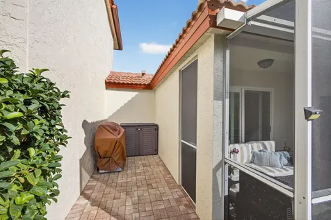 1095 Via Jardin Riviera Beach FL 33418