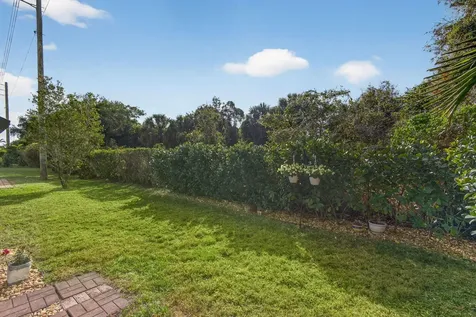 1095 Via Jardin Riviera Beach FL 33418