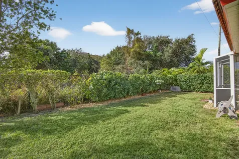1095 Via Jardin Riviera Beach FL 33418