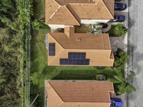1095 Via Jardin Riviera Beach FL 33418