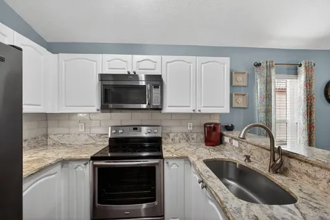 1095 Via Jardin Riviera Beach FL 33418