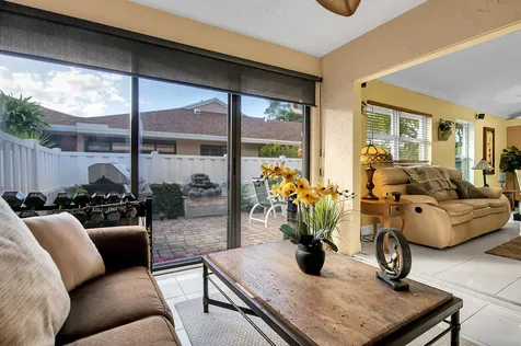 8182 Springtree Road Boca Raton FL 33496