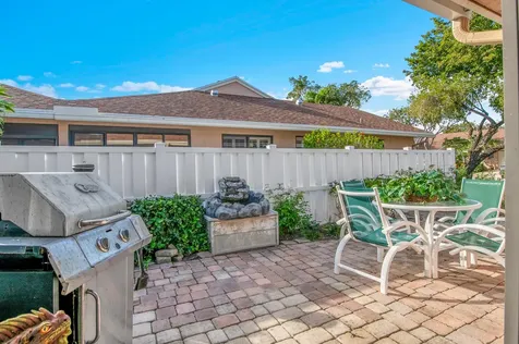8182 Springtree Road Boca Raton FL 33496