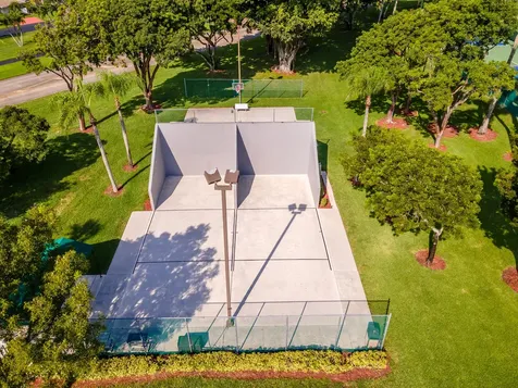 8182 Springtree Road Boca Raton FL 33496