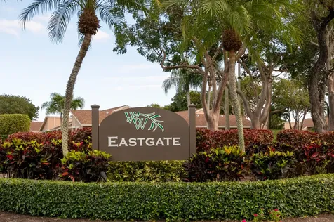 8182 Springtree Road Boca Raton FL 33496