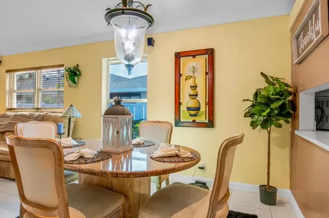 8182 Springtree Road Boca Raton FL 33496