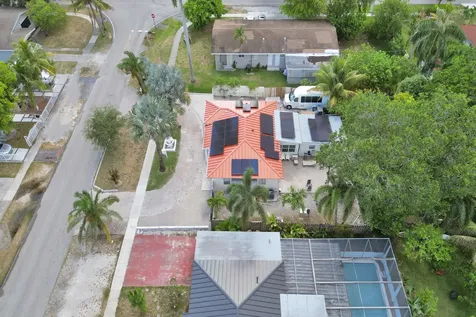 515 Ne 139 Street North Miami FL 33161
