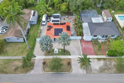 515 Ne 139 Street North Miami FL 33161