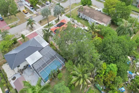 515 Ne 139 Street North Miami FL 33161