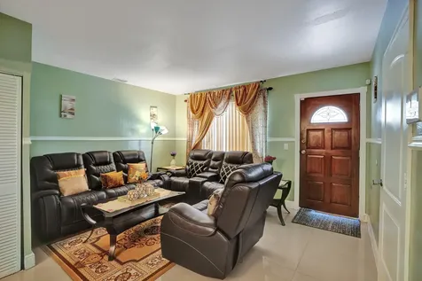 515 Ne 139 Street North Miami FL 33161