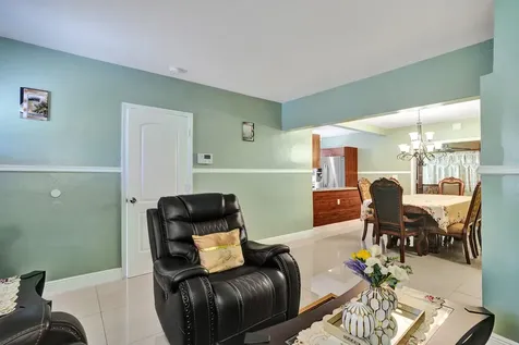 515 Ne 139 Street North Miami FL 33161