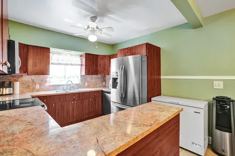 515 Ne 139 Street North Miami FL 33161