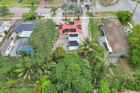 515 Ne 139 Street North Miami FL 33161