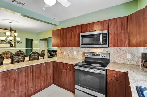 515 Ne 139 Street North Miami FL 33161