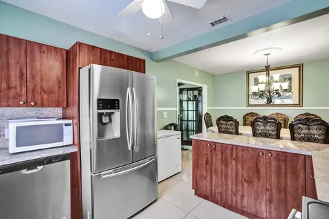 515 Ne 139 Street North Miami FL 33161