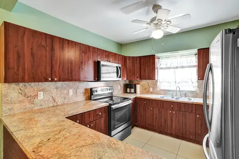 515 Ne 139 Street North Miami FL 33161