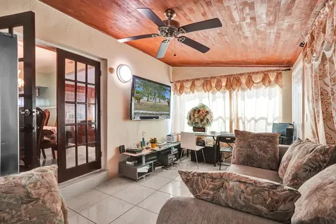 515 Ne 139 Street North Miami FL 33161