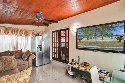 515 Ne 139 Street North Miami FL 33161