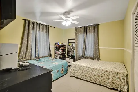 515 Ne 139 Street North Miami FL 33161