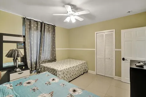 515 Ne 139 Street North Miami FL 33161