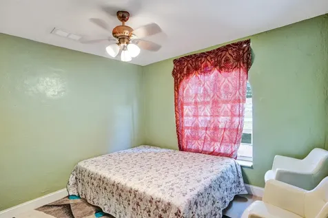 515 Ne 139 Street North Miami FL 33161