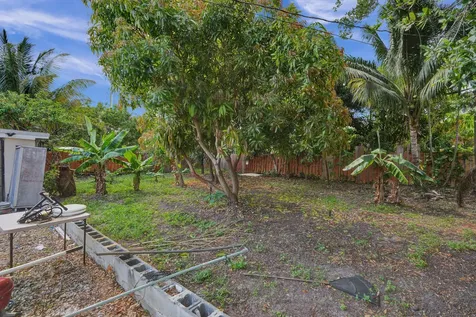 515 Ne 139 Street North Miami FL 33161