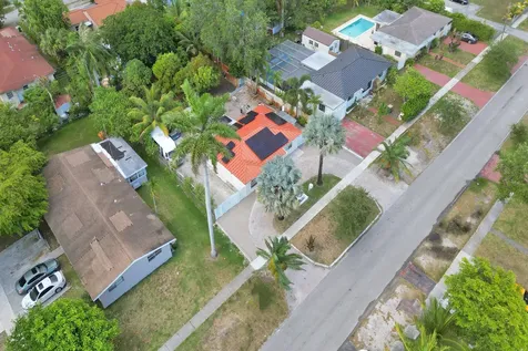 515 Ne 139 Street North Miami FL 33161