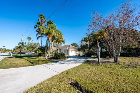 1443 Se Proctor Lane Port Saint Lucie FL 34983