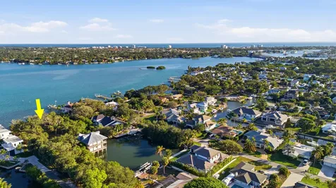 953 Thayer Lane Jupiter FL 33458