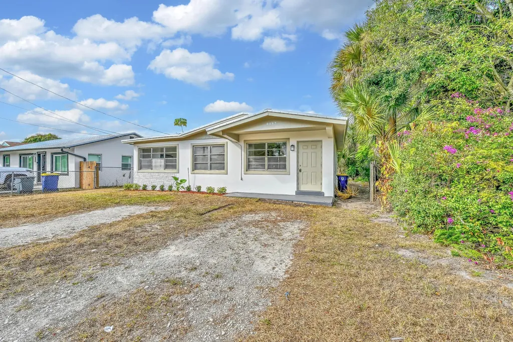 8487 Se Begonia Way Hobe Sound FL 33455