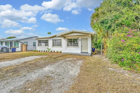 8487 Se Begonia Way Hobe Sound FL 33455