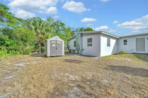 8487 Se Begonia Way Hobe Sound FL 33455