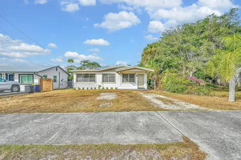8487 Se Begonia Way Hobe Sound FL 33455