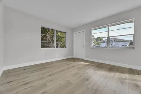8487 Se Begonia Way Hobe Sound FL 33455