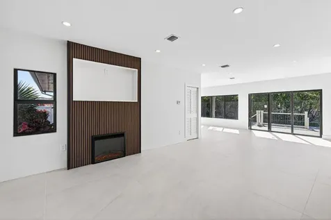 1004 Avon Road West Palm Beach FL 33401