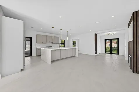 1004 Avon Road West Palm Beach FL 33401