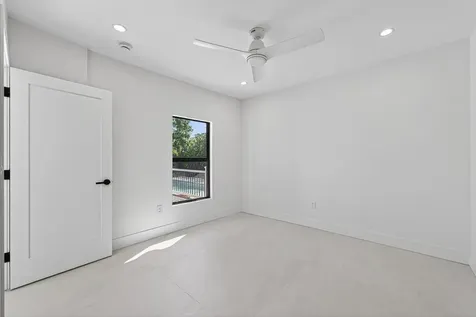 1004 Avon Road West Palm Beach FL 33401