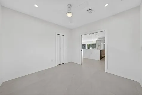 1004 Avon Road West Palm Beach FL 33401