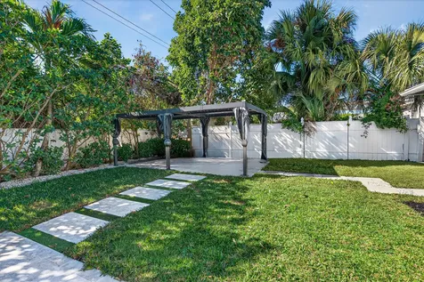 1004 Avon Road West Palm Beach FL 33401