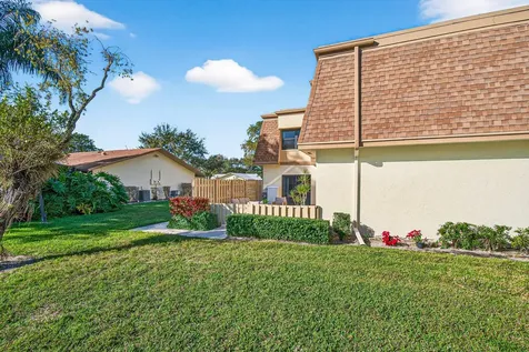 865 Nw 29th Avenue Delray Beach FL 33445