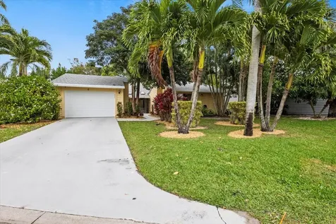 6691 S Pine Court Palm Beach Gardens FL 33418
