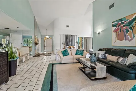 6691 S Pine Court Palm Beach Gardens FL 33418