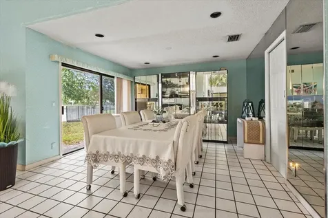 6691 S Pine Court Palm Beach Gardens FL 33418