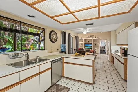 6691 S Pine Court Palm Beach Gardens FL 33418