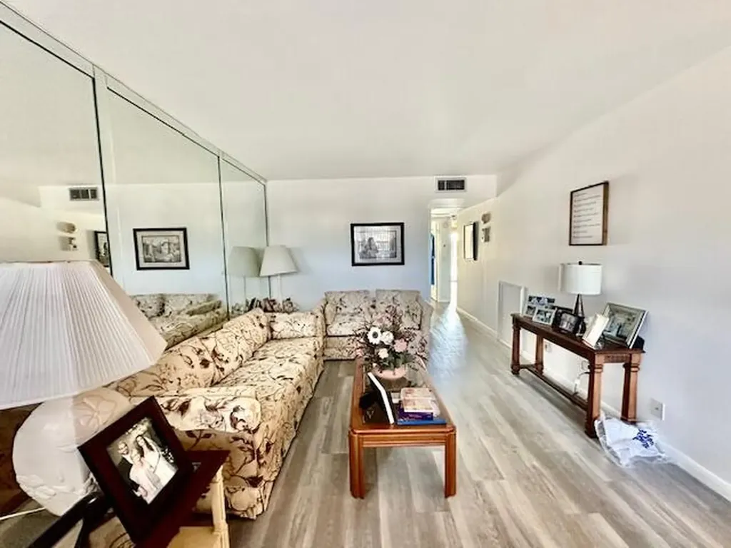 2030 Newcastle B Boca Raton FL 33434