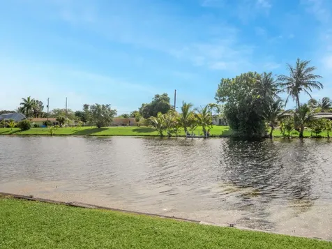 106 Pepper Tree Crescent Royal Palm Beach FL 33411