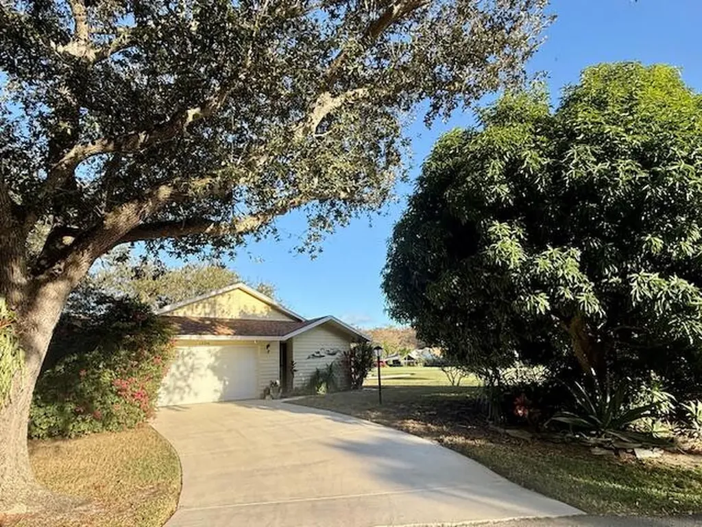 13296 Se Point O Woods Court Hobe Sound FL 33455